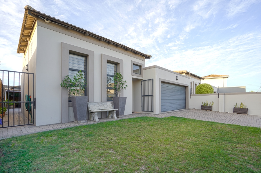 3 Bedroom Property for Sale in Parklands North Western Cape